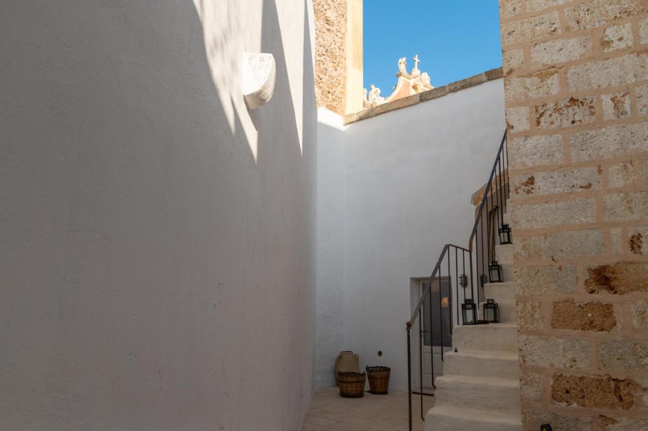 Palazzo Pati Hotel Tiggiano Bagian luar foto