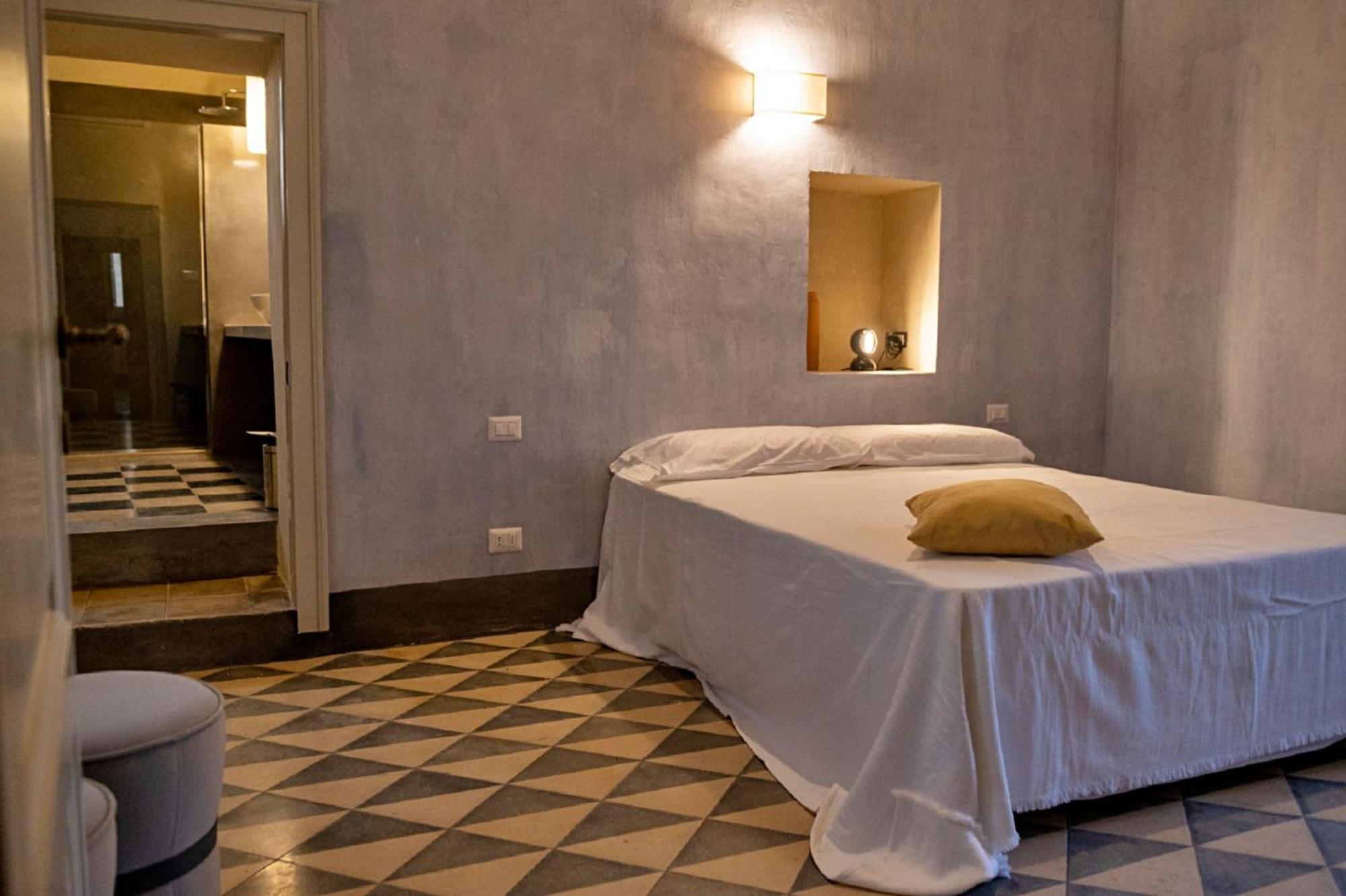 Palazzo Pati Hotel Tiggiano Bagian luar foto