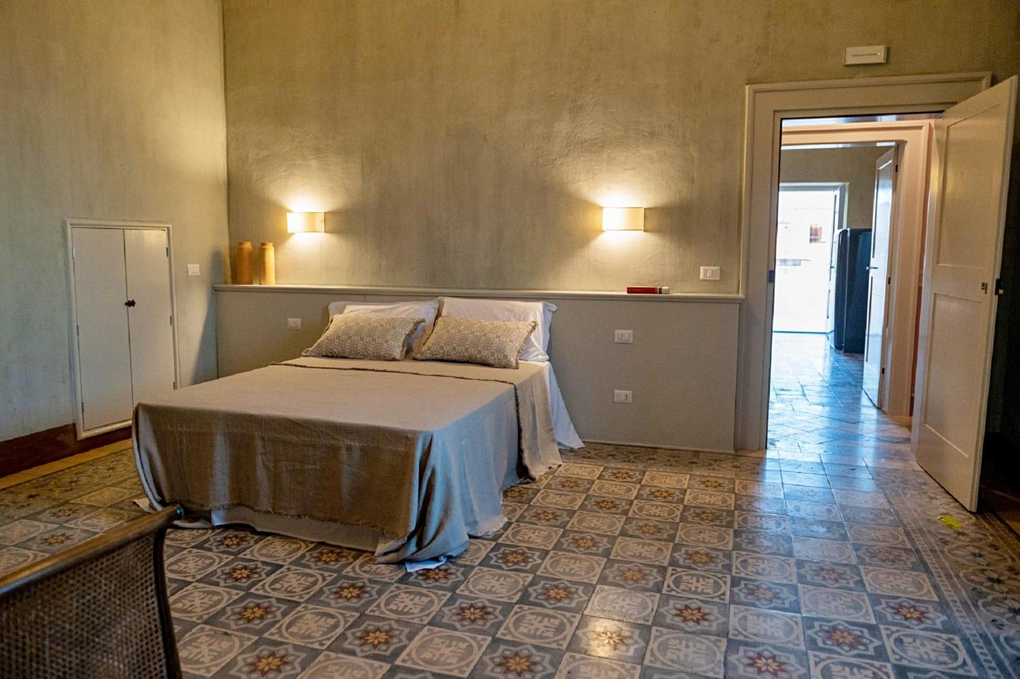 Palazzo Pati Hotel Tiggiano Bagian luar foto