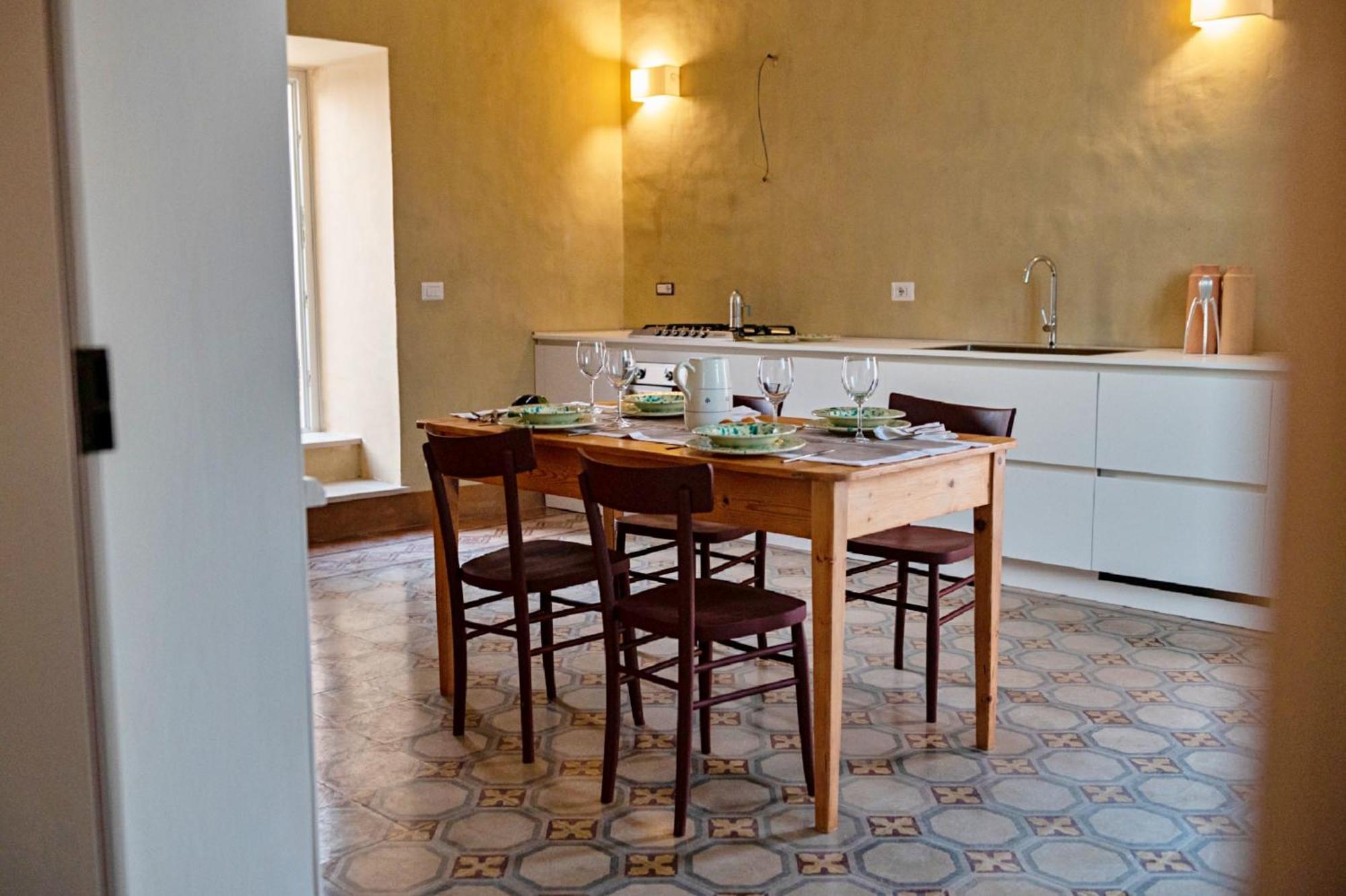 Palazzo Pati Hotel Tiggiano Bagian luar foto